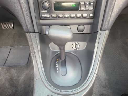 Used 2002 Ford Mustang Convertible RWD image 15