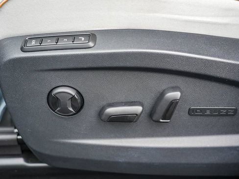 Certified 2025 Volkswagen ID. Buzz 1st Edition RWD image 23