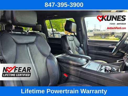 Used 2024 Jeep Wagoneer L Series II w/ Flexible Seating Group AWD/4WD image 40