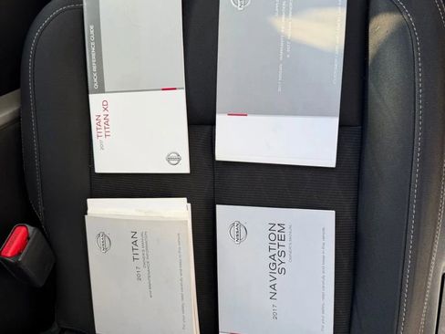 Used 2017 Nissan Titan SV image 21