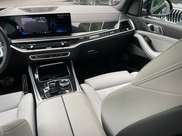Certified 2024 BMW X5 xDrive50e w/ Executive Package AWD/4WD image 10