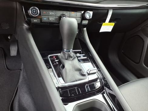 New 2026 Jeep Compass Latitude AWD/4WD image 12