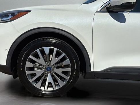 Used 2020 Ford Escape Titanium w/ Titanium Premium Package 2.0 image 33