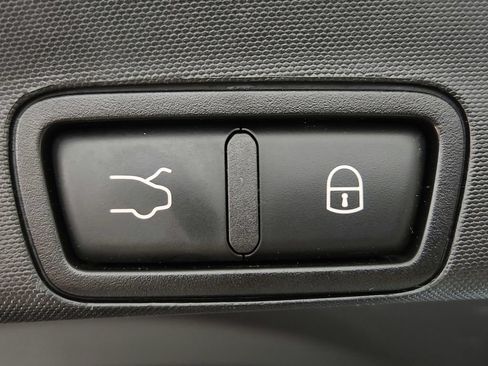 Used 2019 Alfa Romeo Stelvio AWD w/ Cold Weather Package image 33