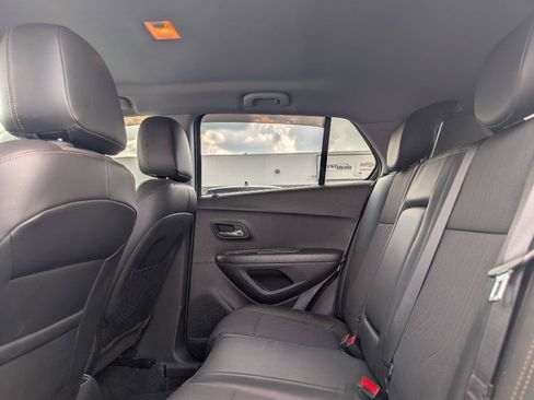 Used 2020 Chevrolet Trax LT w/ Driver Confidence Package AWD/4WD image 10