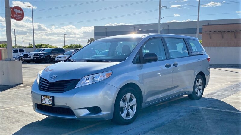 Used 2016 Toyota Sienna L FWD image 1