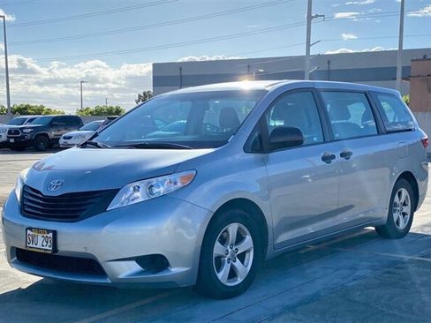 Used 2016 Toyota Sienna L FWD image 1