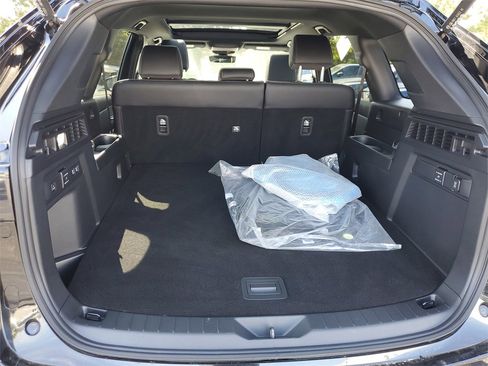 Used 2025 MAZDA CX-70 Plug-In Hybrid w/ Premium Plus image 8