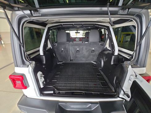 Used 2019 Jeep Wrangler Unlimited Rubicon AWD/4WD image 23