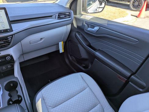 New 2026 Ford Escape Active w/ Active Premium Tech Pack image 17