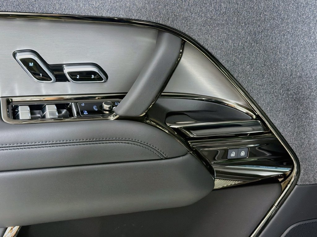 New 2027 Land Rover Range Rover Sport Dynamic SE AWD/4WD image 18
