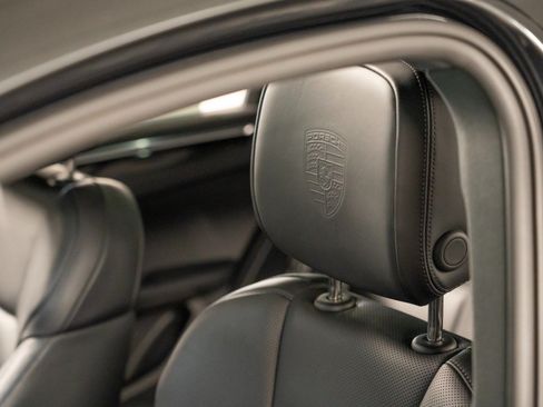 Certified 2026 Porsche Macan AWD/4WD image 25