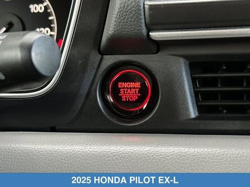 Certified 2025 Honda Pilot EX-L image 26