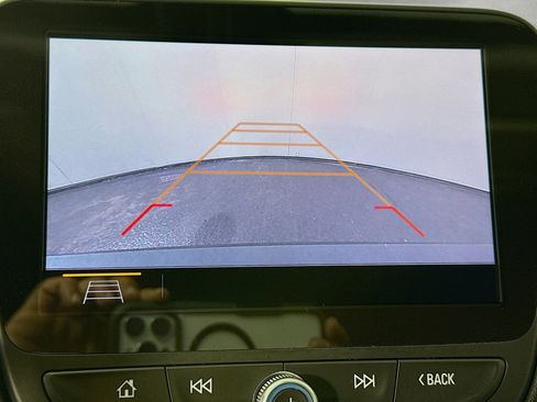 Used 2019 Chevrolet Malibu Hybrid image 19