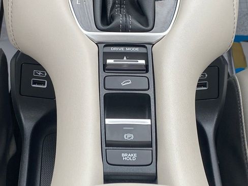 Used 2023 Honda HR-V EX-L image 25