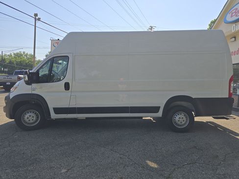 Used 2024 RAM ProMaster 3500 w/ Delivery Van Package image 4