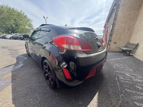 Used 2013 Hyundai Veloster w/ Style Pkg FWD image 5