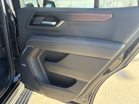 New 2026 GMC Yukon Denali image 21