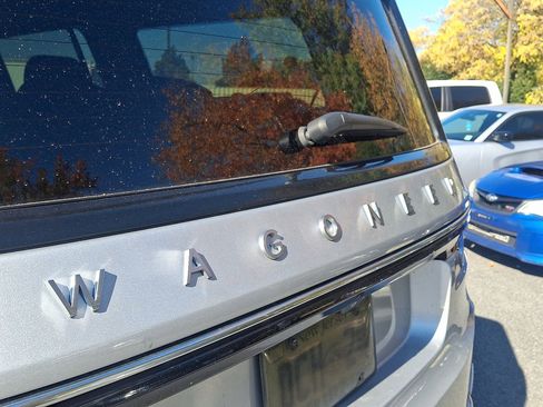 Used 2024 Jeep Wagoneer Series III image 16