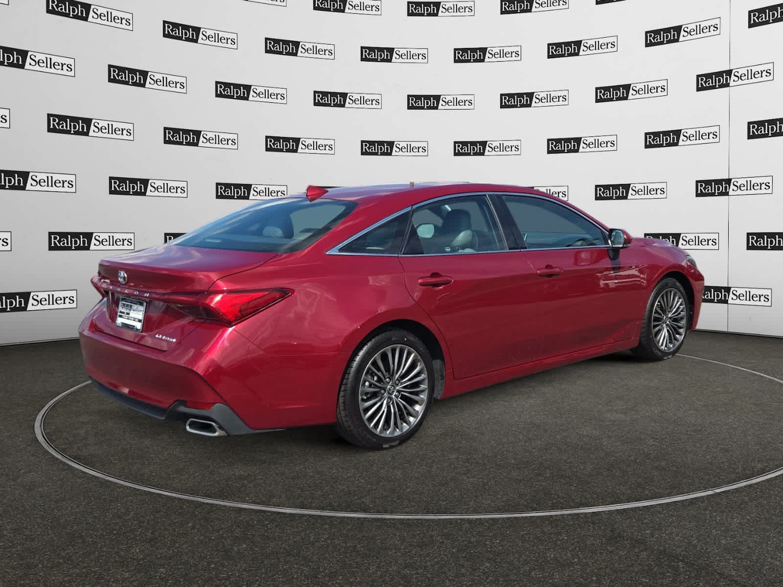 Used 2022 Toyota Avalon Limited FWD image 6