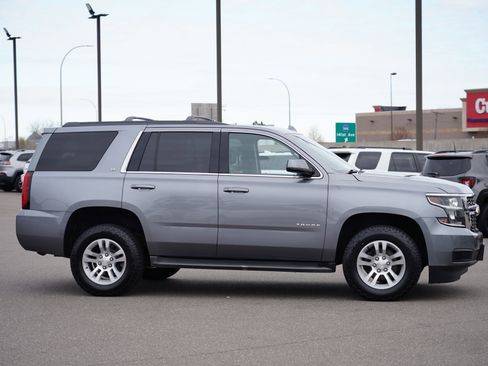 Used 2018 Chevrolet Tahoe LT image 2