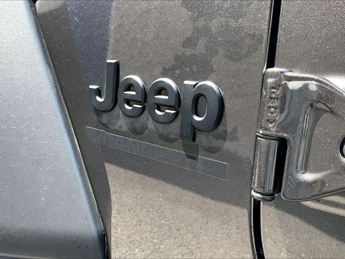 Used 2023 Jeep Wrangler Unlimited Sport AWD/4WD image 31