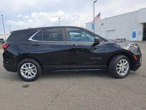 Used 2022 Chevrolet Equinox LT w/ Driver Convenience Package AWD/4WD image 16