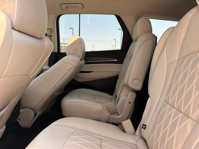 Used 2023 Buick Enclave Avenir w/ Avenir Technology Package AWD/4WD image 20