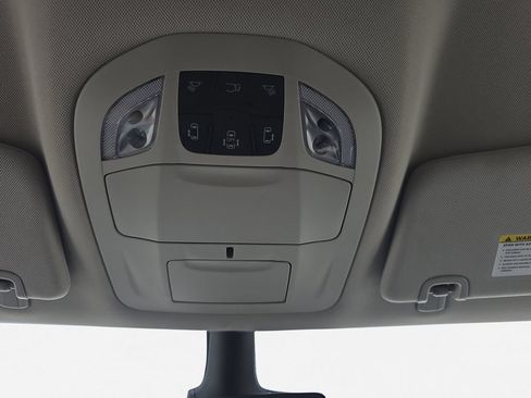 Used 2023 Chrysler Pacifica Touring-L FWD image 27