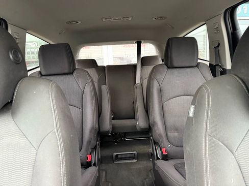 Used 2017 Chevrolet Traverse LT image 25