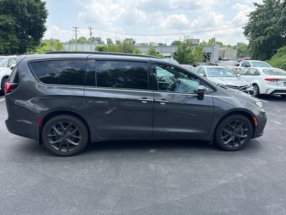 Used 2022 Chrysler Pacifica Touring-L w/ S Appearance Package