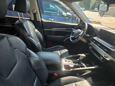 Used 2022 Kia Telluride LX FWD image 3