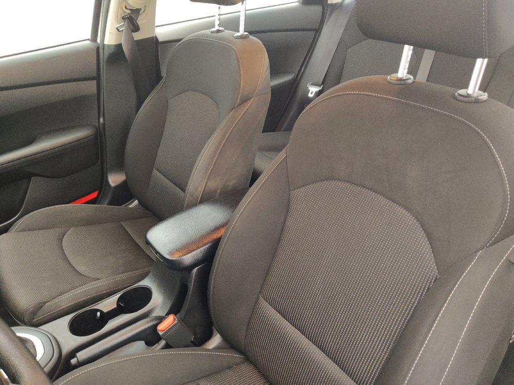 Used 2021 Kia Forte LXS FWD image 17