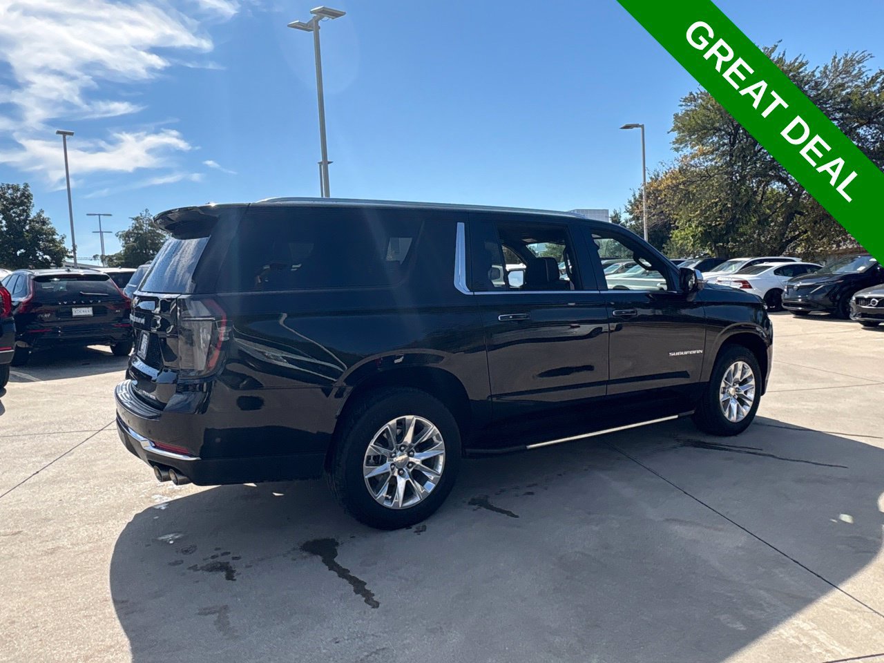 Used 2025 Chevrolet Suburban Premier AWD/4WD image 6