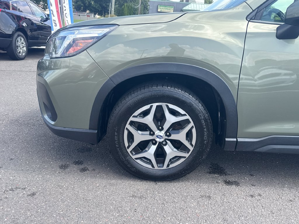 Used 2020 Subaru Forester Premium AWD/4WD image 28