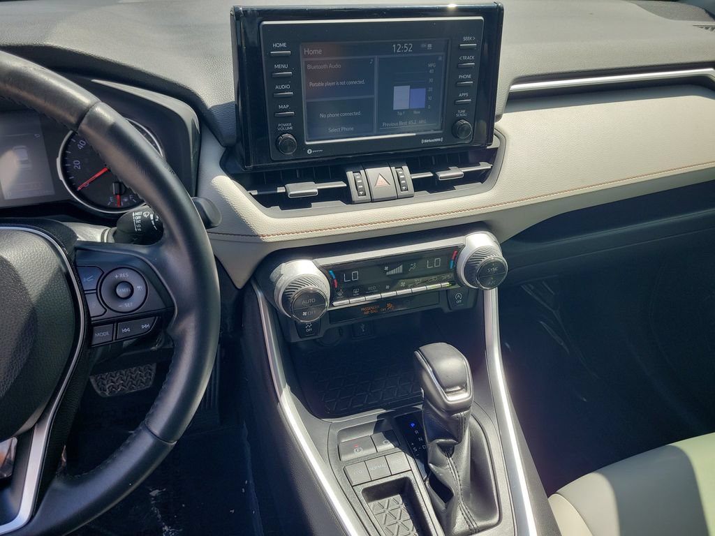 Used 2020 Toyota RAV4 XLE Premium FWD image 21