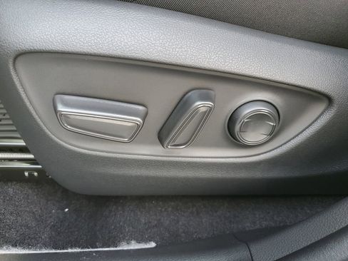 New 2025 Toyota RAV4 SE image 20