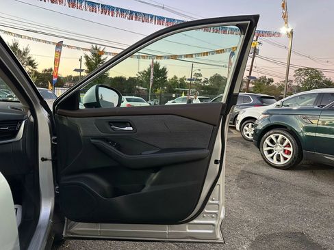 Used 2021 Nissan Rogue SV image 22