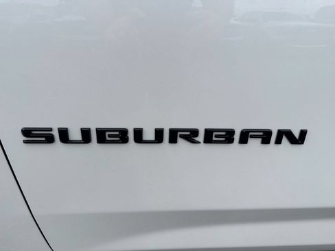 Used 2025 Chevrolet Suburban High Country AWD/4WD image 28