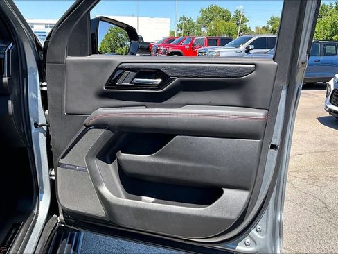 Used 2026 GMC Yukon AT4 Ultimate w/ LPO, Floor Liner Package AWD/4WD image 29