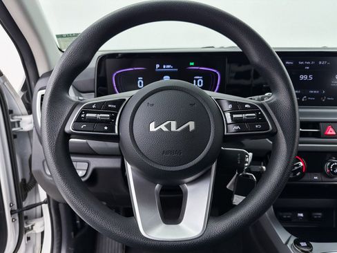 Certified 2024 Kia Seltos LX image 3