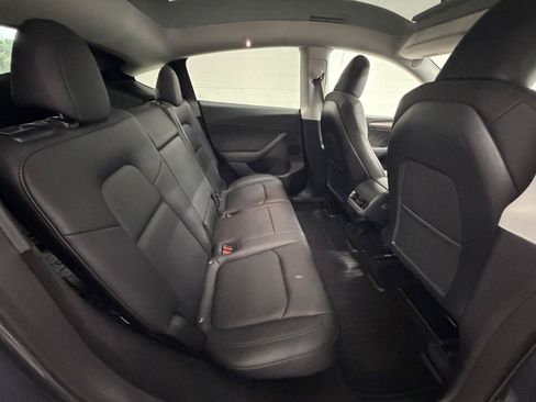 Used 2023 Tesla Model Y Long Range AWD/4WD image 18