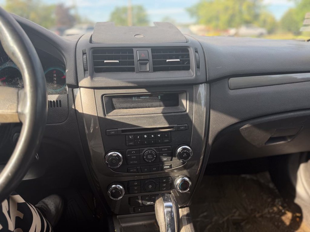 Used 2010 Ford Fusion Sport FWD image 19