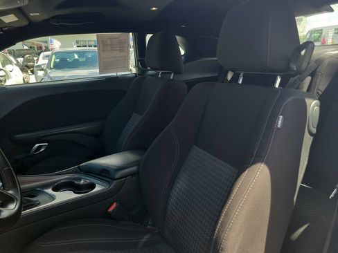 Used 2023 Dodge Challenger SXT RWD image 13