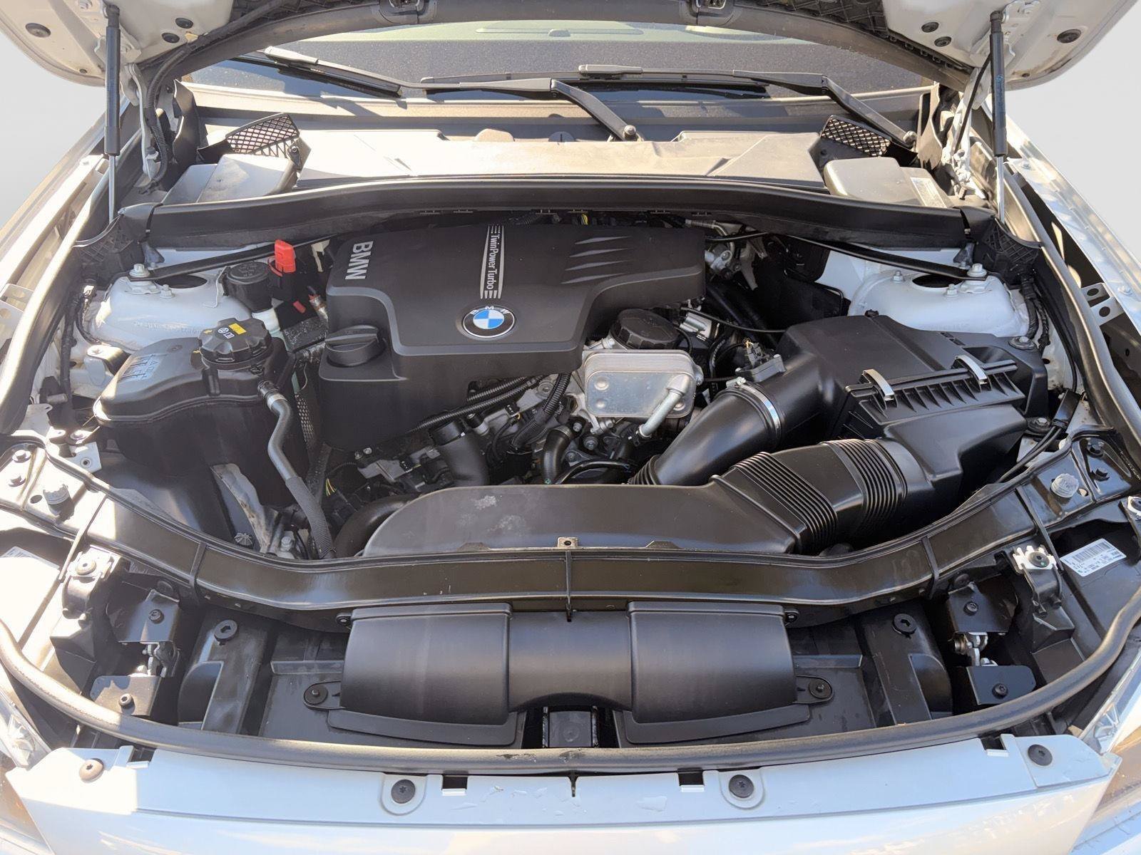 Used 2015 BMW X1 sDrive28i RWD image 18