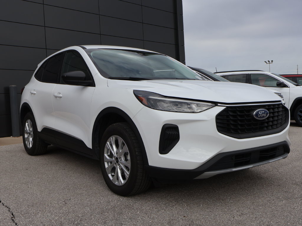 Used 2025 Ford Escape Active AWD/4WD image 6