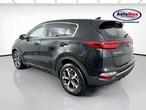 Used 2021 Kia Sportage LX image 2