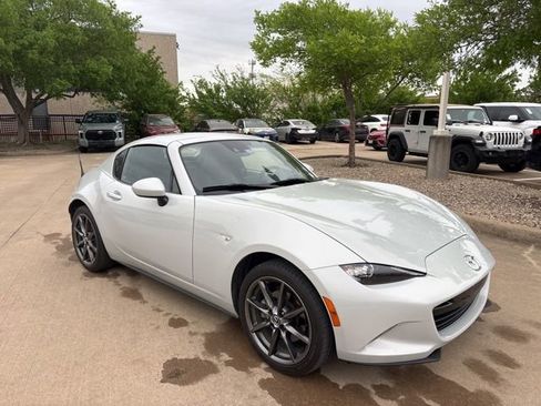 Used 2017 MAZDA MX-5 Miata RF Grand Touring image 3