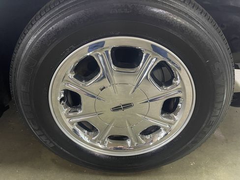 Used 1999 Lincoln Town Car Signature image 21