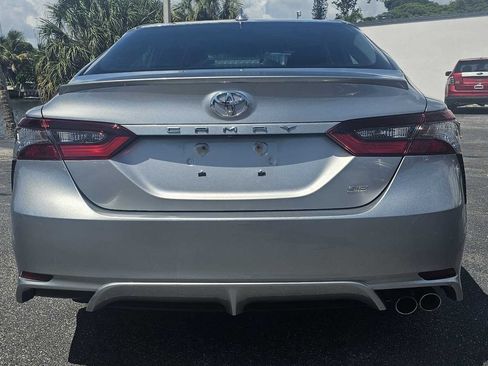 Used 2021 Toyota Camry SE FWD image 5